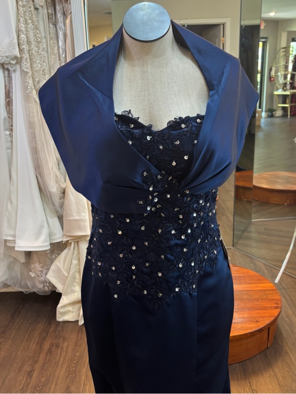Elegant Navy Lace Appliqué Evening Dress with Shawl